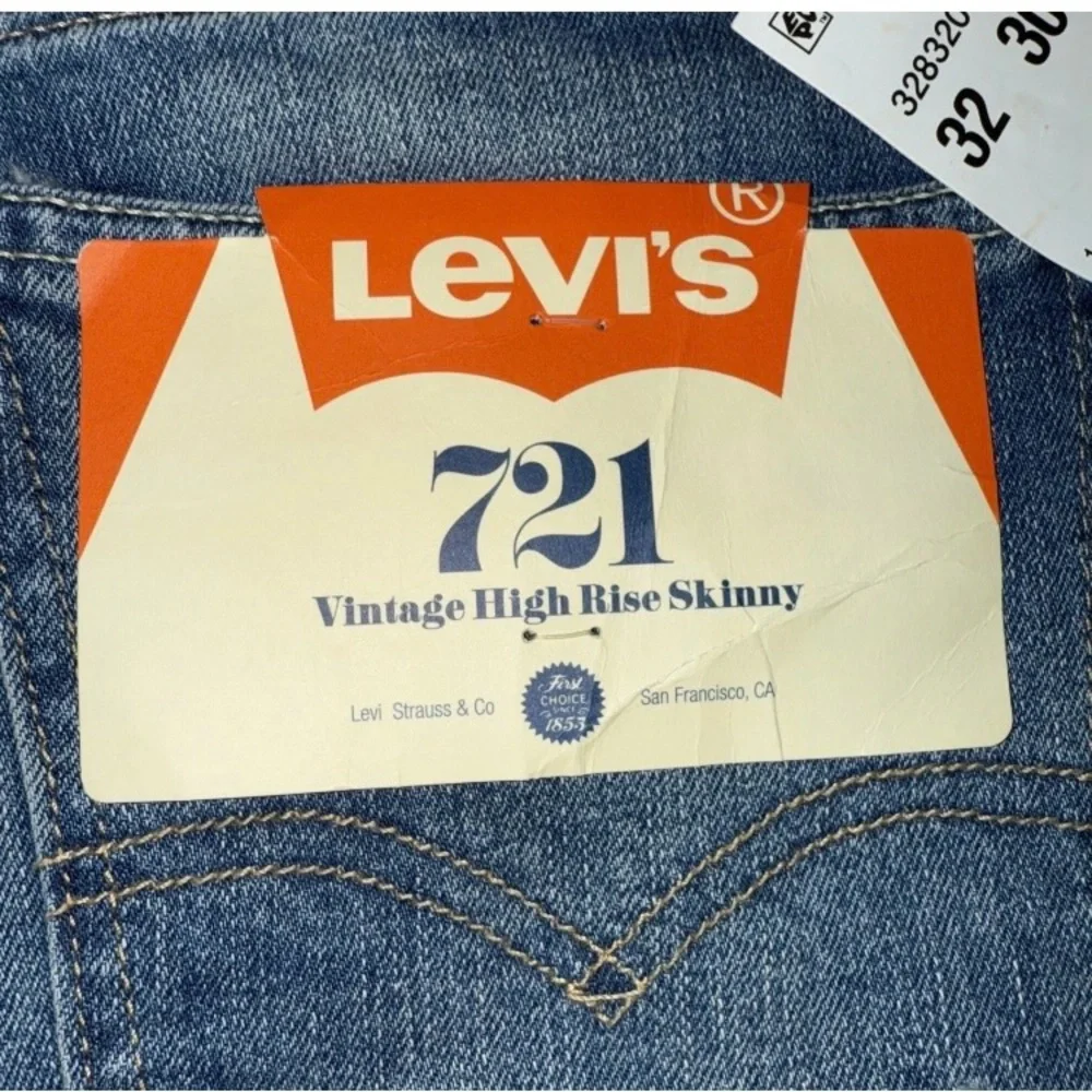 Levi's vintage high rise skinny NWT - Picture 4 of 9